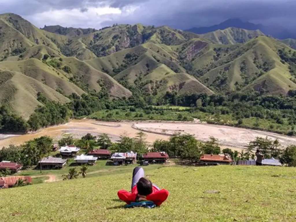 Mengintip Keindahan Lembah Ollon, Surga Tersembunyi di Toraja