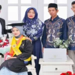 Perjalanan Ulfatun Nikmah, Dari Anak Tukang Ukir Menuju FEB UGM