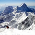 Gunung Everest Tumbuh Lebih Tinggi Secara Perlahan